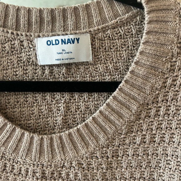 Old Navy Women's Beige Sweater - Picture 2 of 2